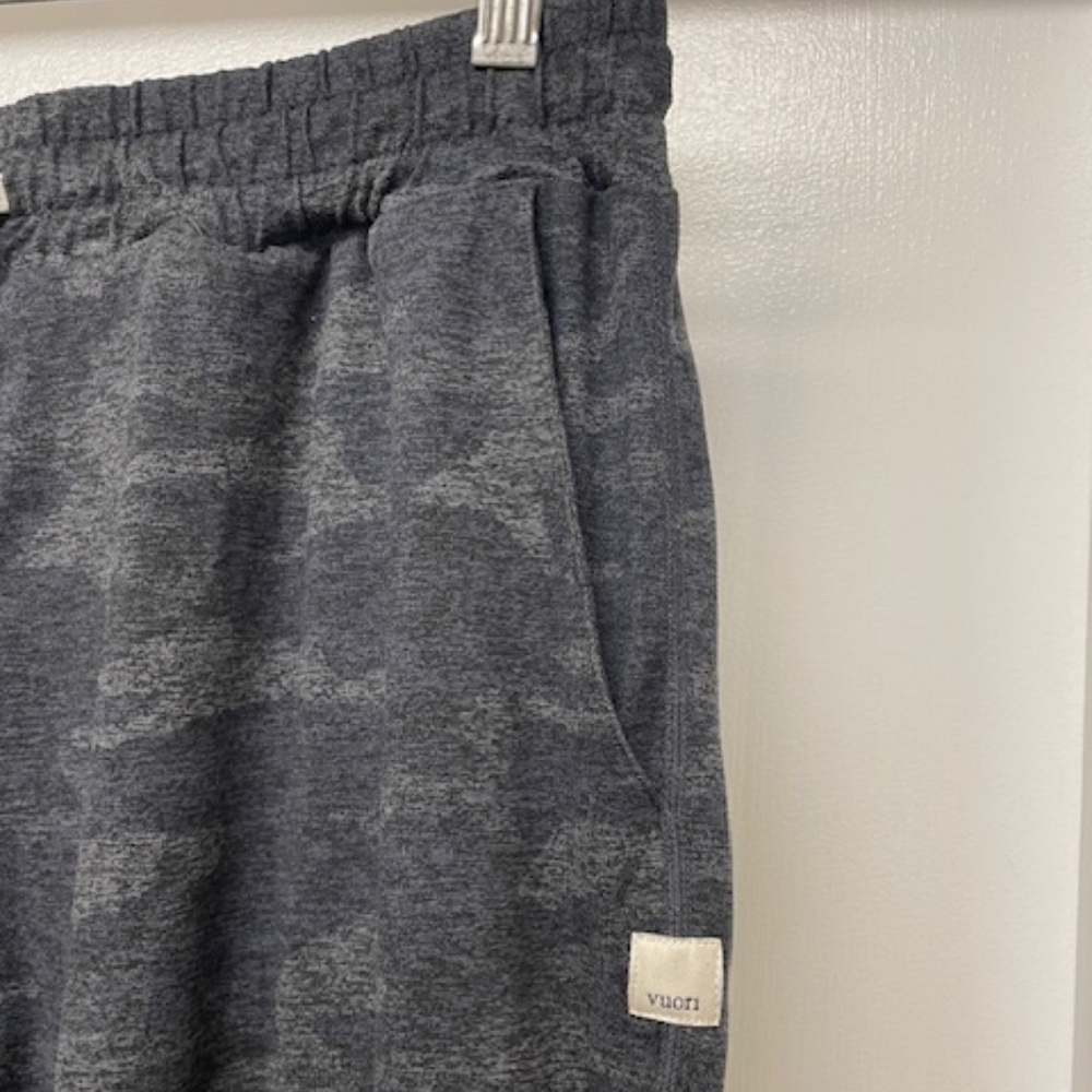 Vuori Performance Joggers Camo Pants - Picture 4 of 8
